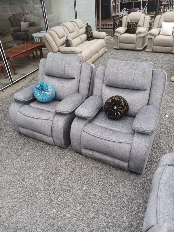 Castro Design 7-Seater